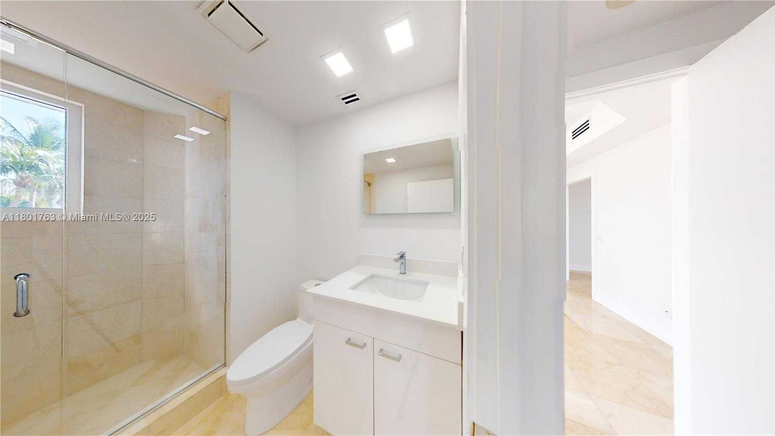 Small Image of 21050 NE 38th Ave, Miami, FL 33180, USA Number 47