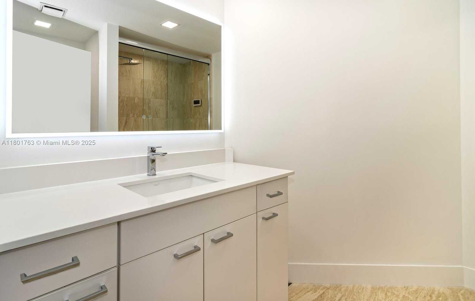 Small Image of 21050 NE 38th Ave, Miami, FL 33180, USA Number 48