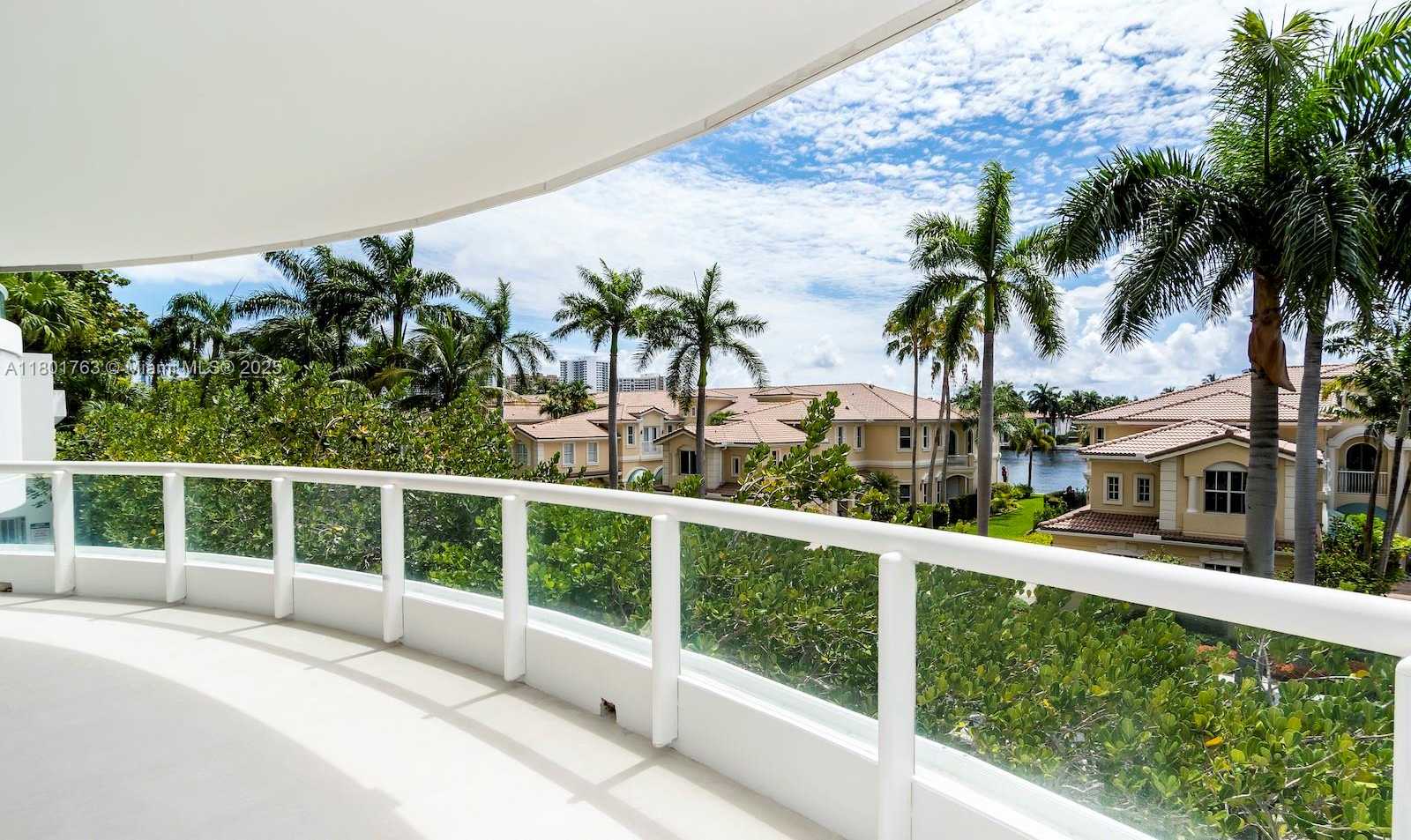 Small Image of 21050 NE 38th Ave, Miami, FL 33180, USA Number 5