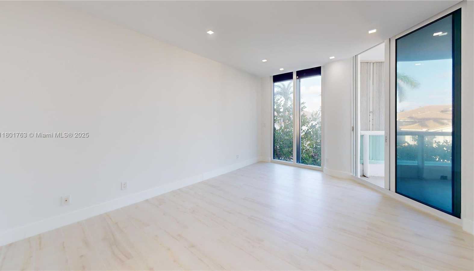 Small Image of 21050 NE 38th Ave, Miami, FL 33180, USA Number 51