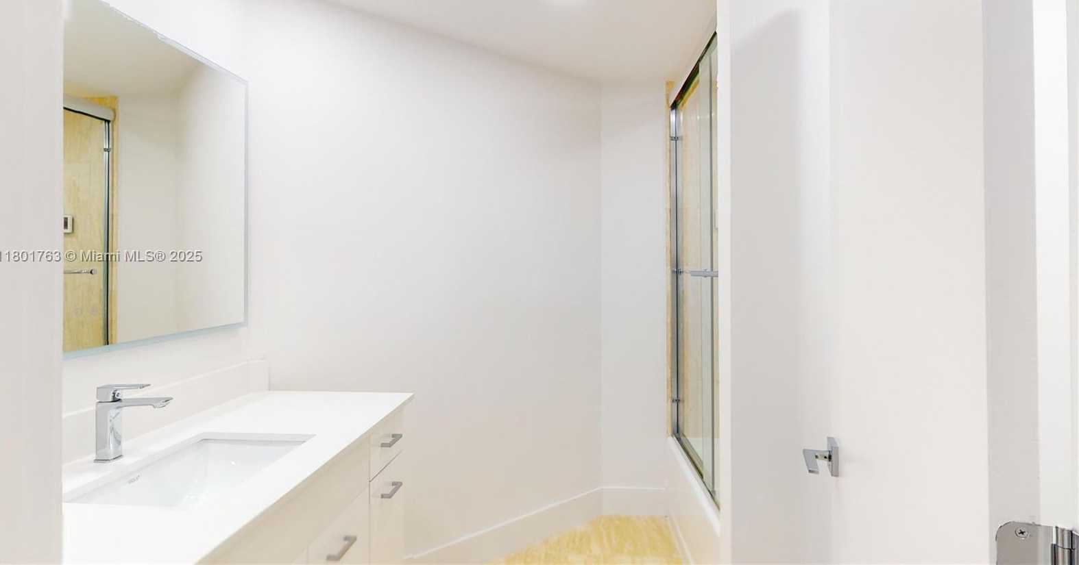 Small Image of 21050 NE 38th Ave, Miami, FL 33180, USA Number 52