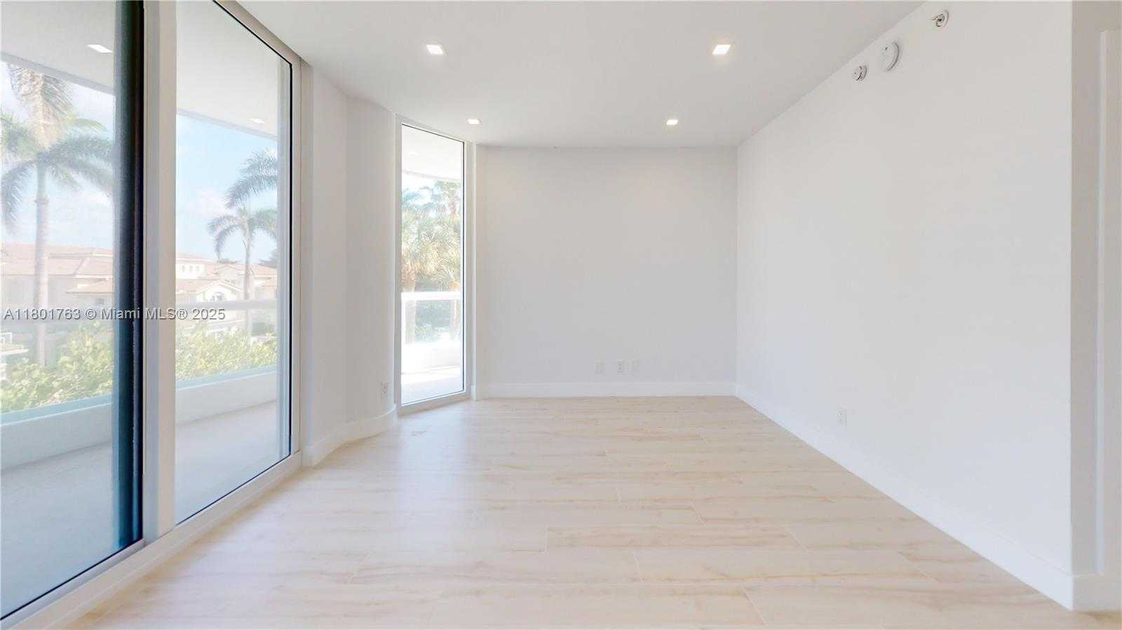 Small Image of 21050 NE 38th Ave, Miami, FL 33180, USA Number 53