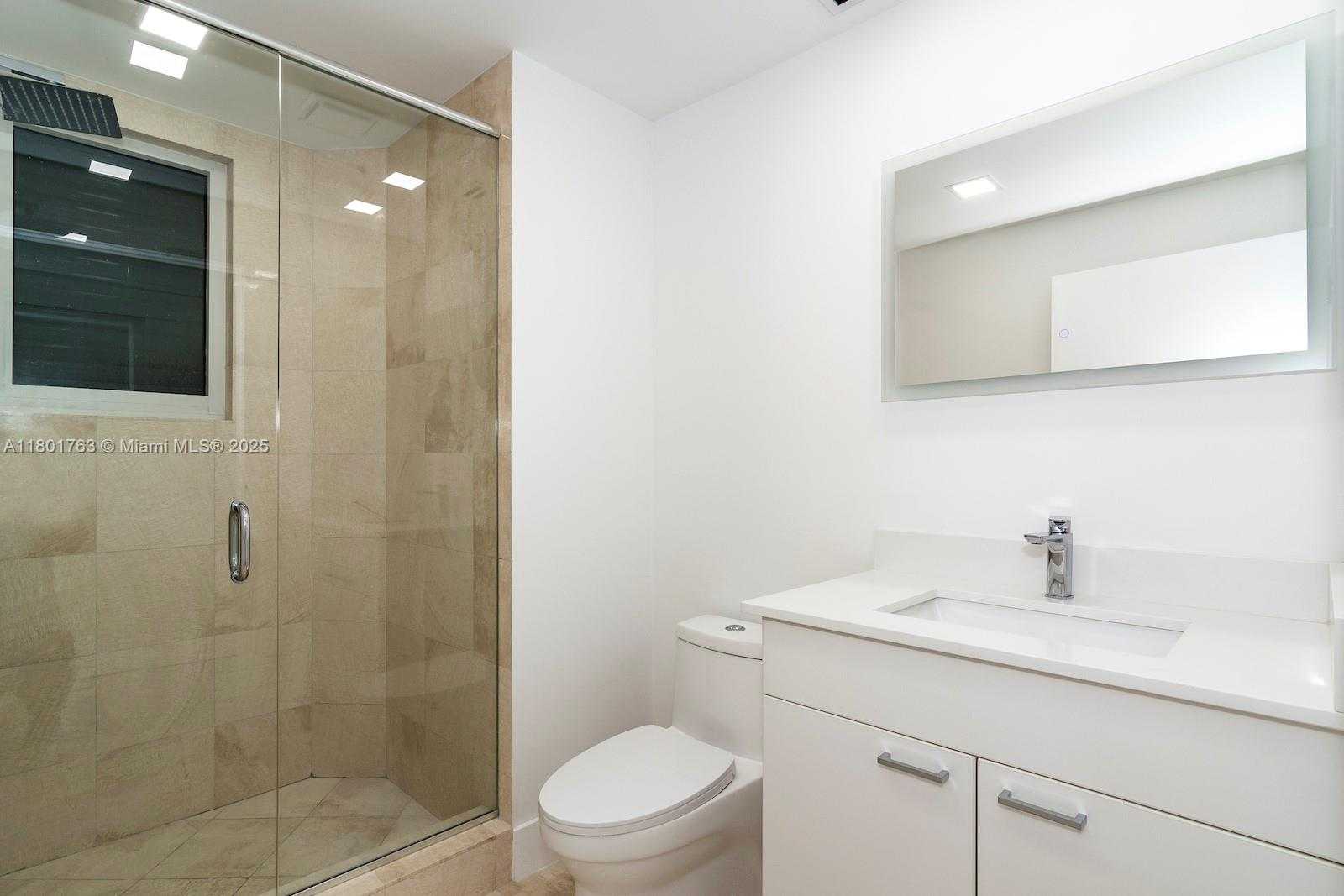 Small Image of 21050 NE 38th Ave, Miami, FL 33180, USA Number 54