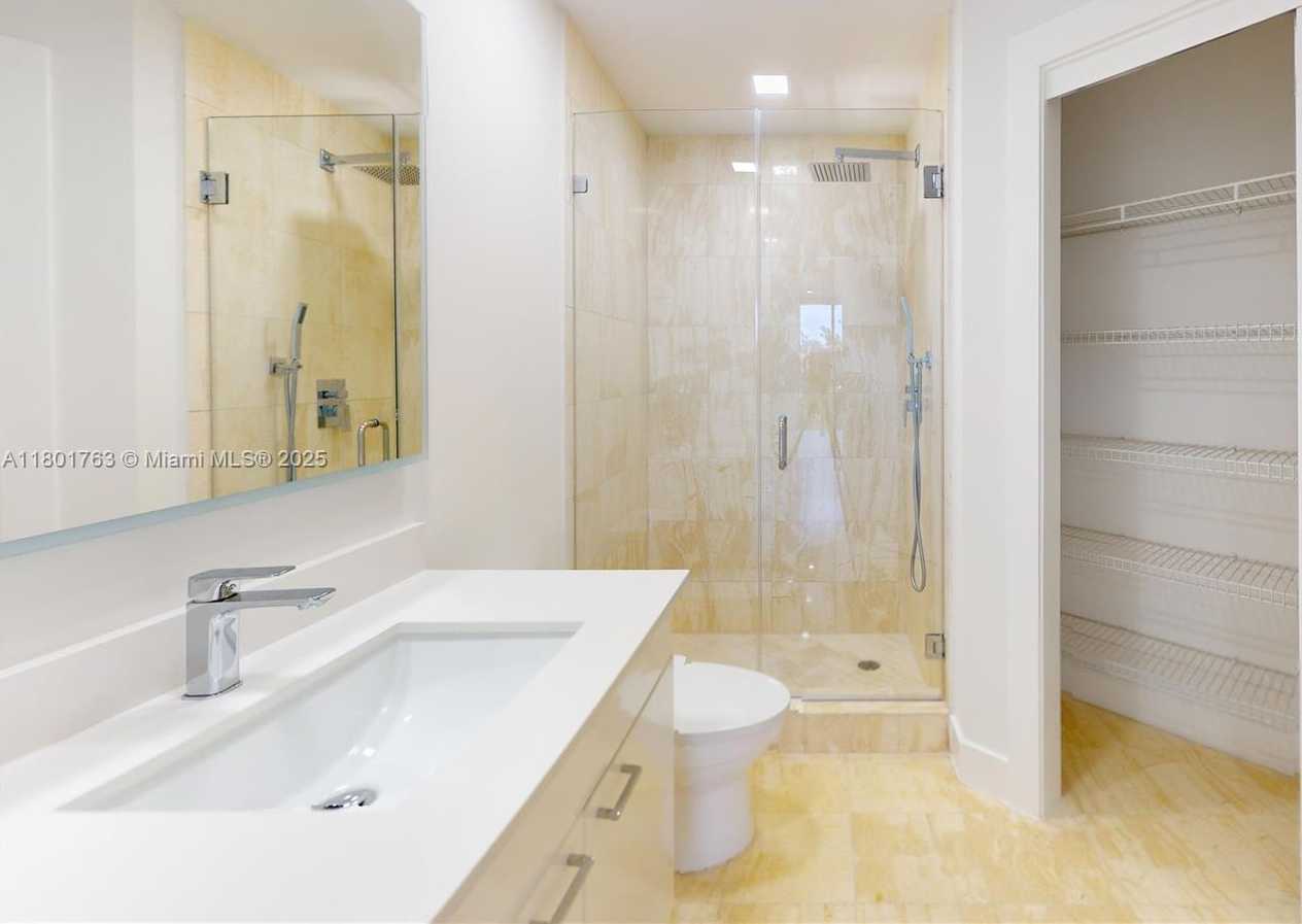 Small Image of 21050 NE 38th Ave, Miami, FL 33180, USA Number 56