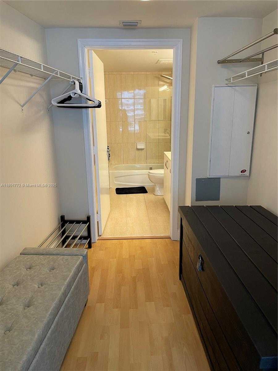 Small Image of 1750 NORTH BAYSHORE DR #2802, Miami Number 10