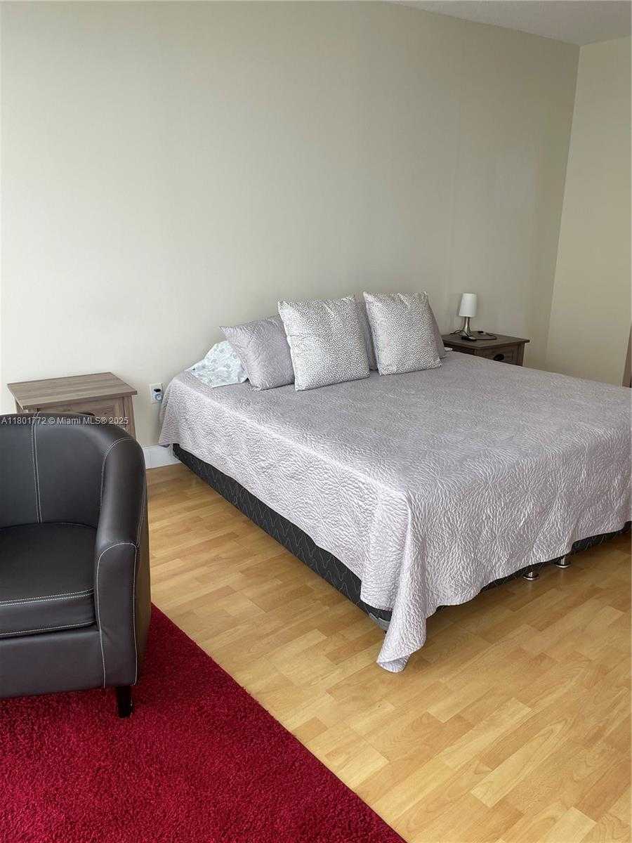 Small Image of 1750 NORTH BAYSHORE DR #2802, Miami Number 14