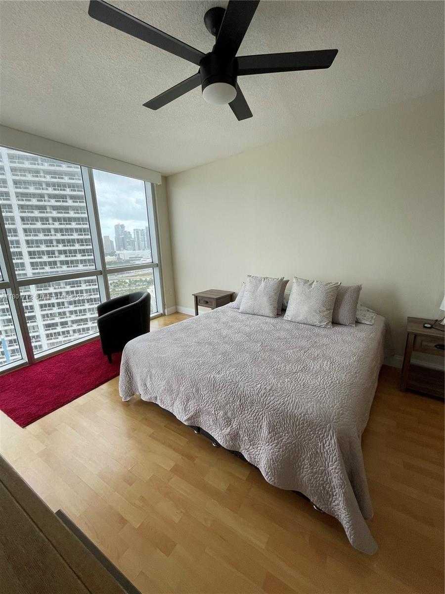 Small Image of 1750 NORTH BAYSHORE DR #2802, Miami Number 15