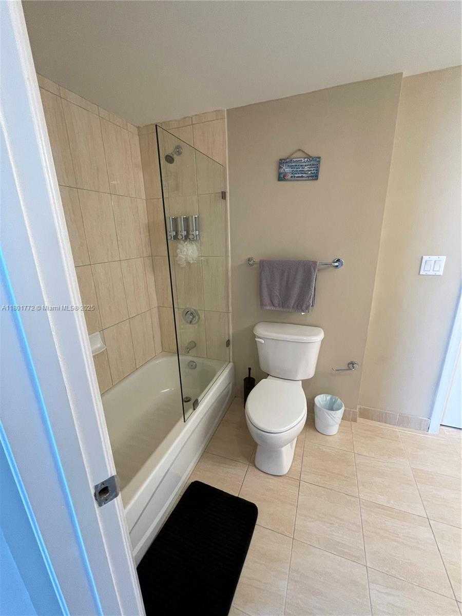 Small Image of 1750 NORTH BAYSHORE DR #2802, Miami Number 18