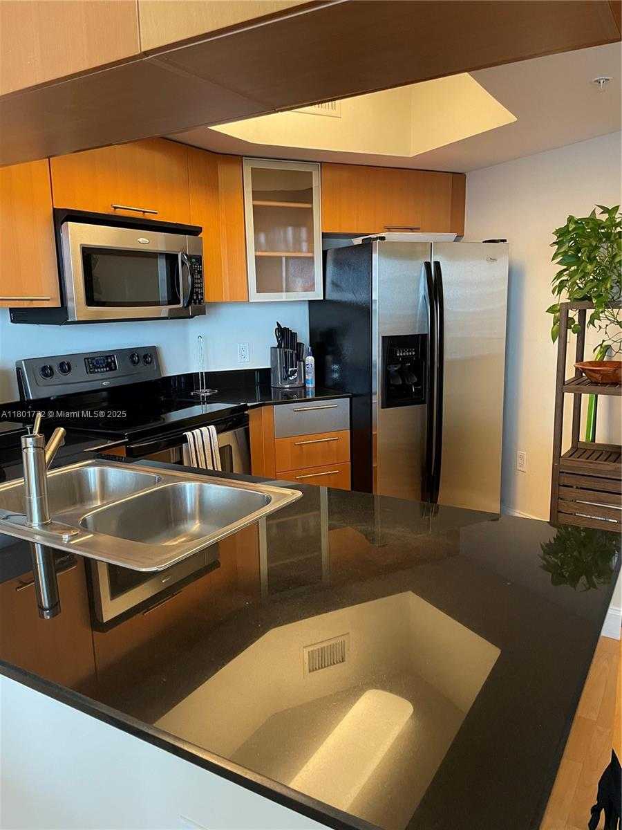 Small Image of 1750 NORTH BAYSHORE DR #2802, Miami Number 5