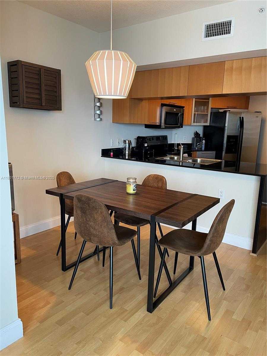 Small Image of 1750 NORTH BAYSHORE DR #2802, Miami Number 6