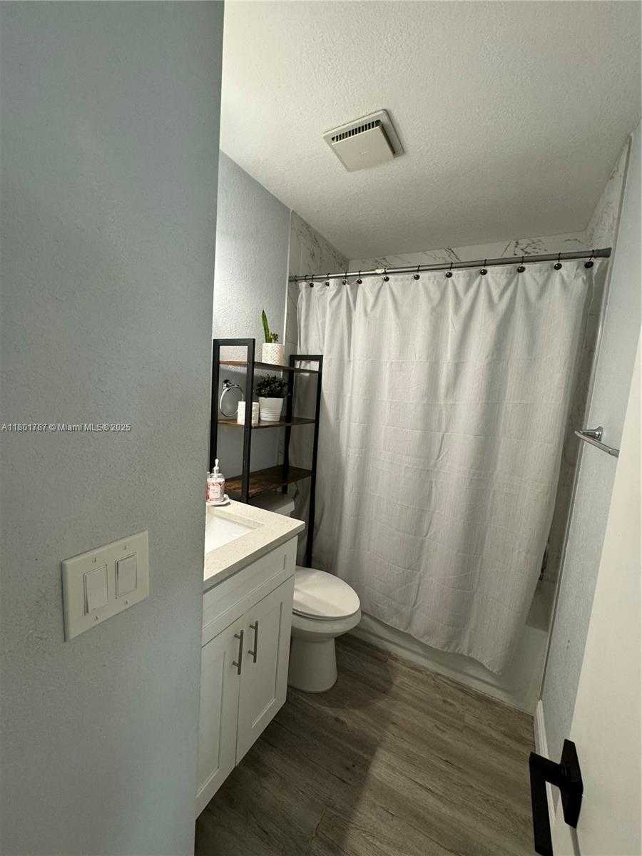 Small Image of 6504 NORTH PACKWOOD AVE #6504, Tampa Number 14