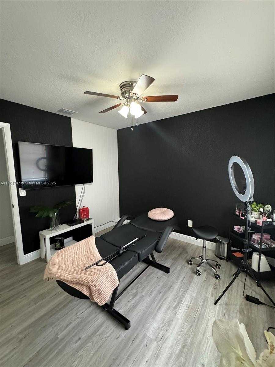 Small Image of 6504 NORTH PACKWOOD AVE #6504, Tampa Number 16