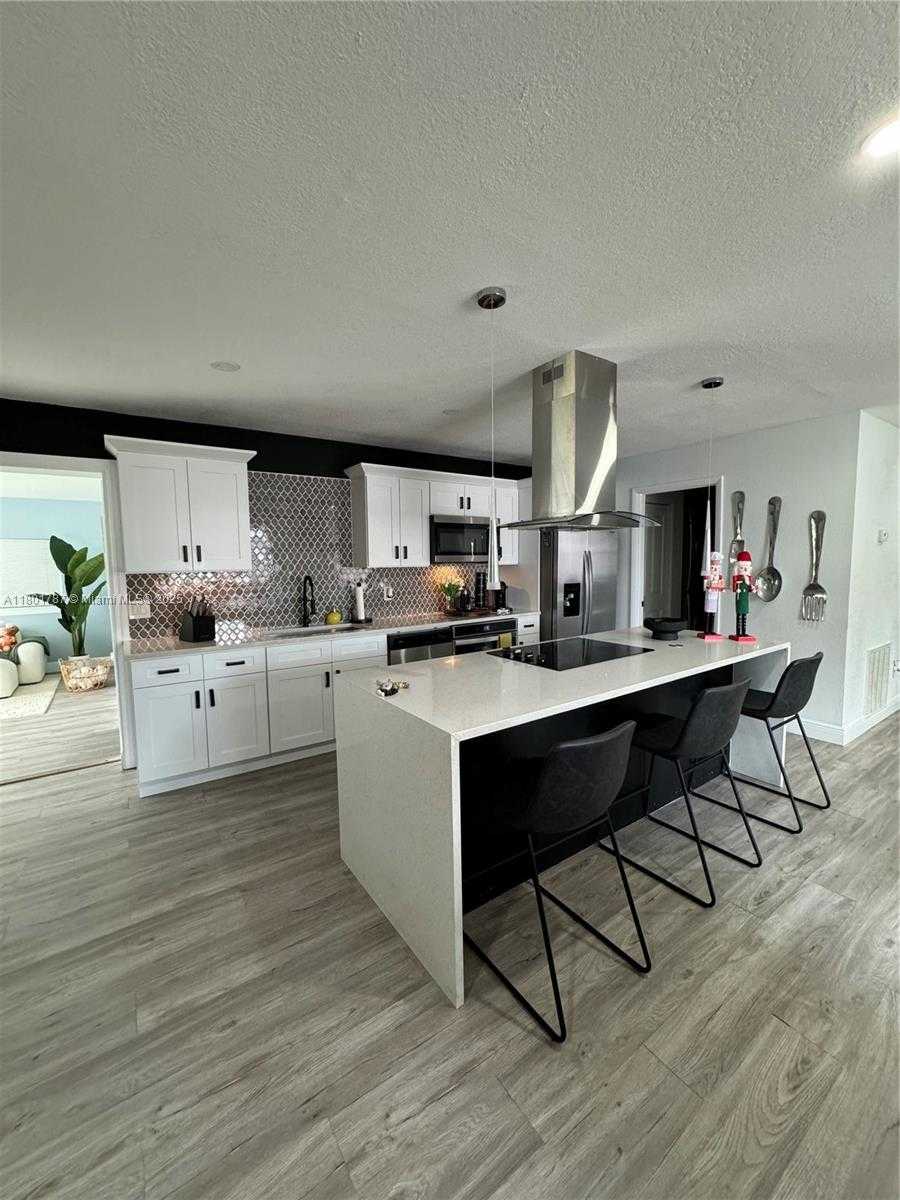 Small Image of 6504 NORTH PACKWOOD AVE #6504, Tampa Number 3