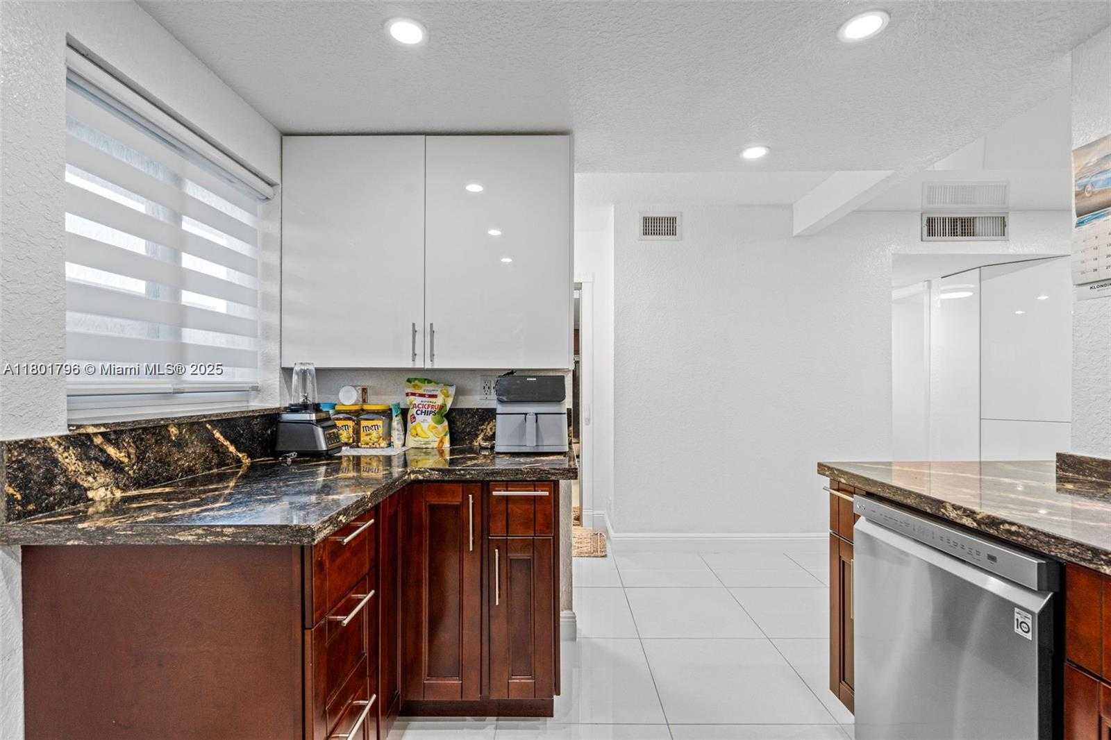 Small Image of 301 NORTH EAST 14TH #207, Hallandale Beach Number 18
