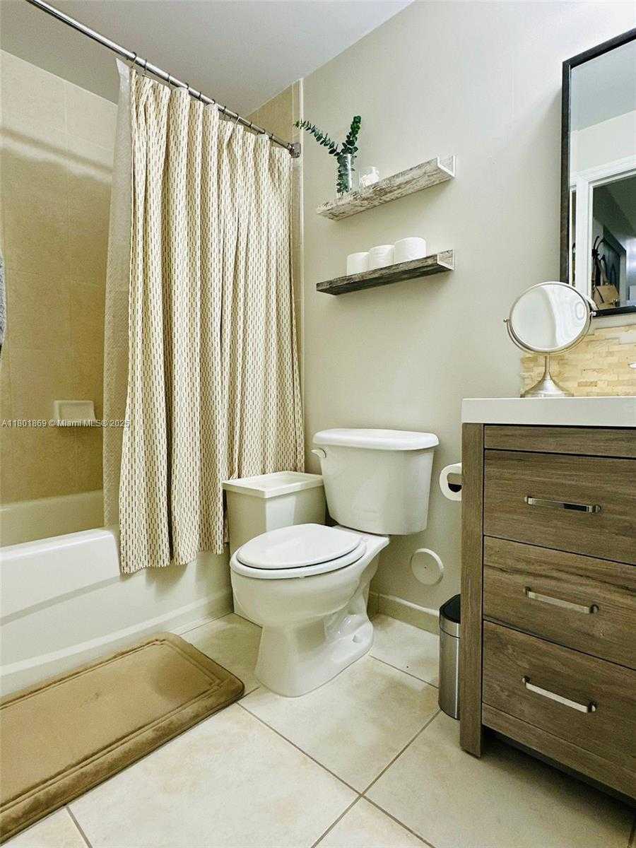 Small Image of 7340 NORTH WEST 114TH AVE #104, Doral Number 21