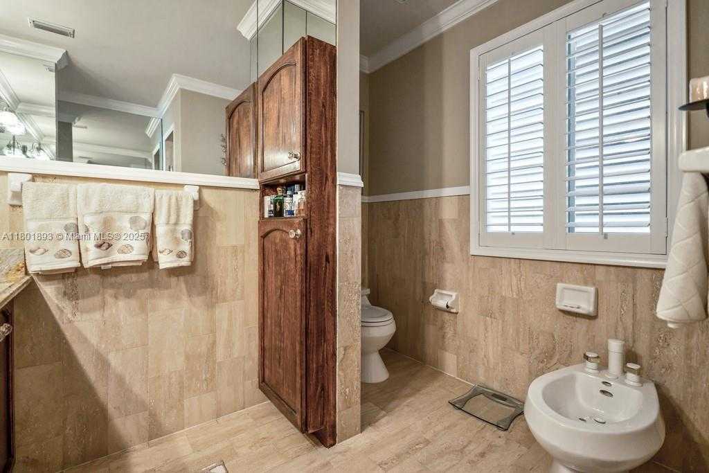 Small Image of 3270 SOUTH TERRA MAR DR, Lauderdale By The Sea Number 16