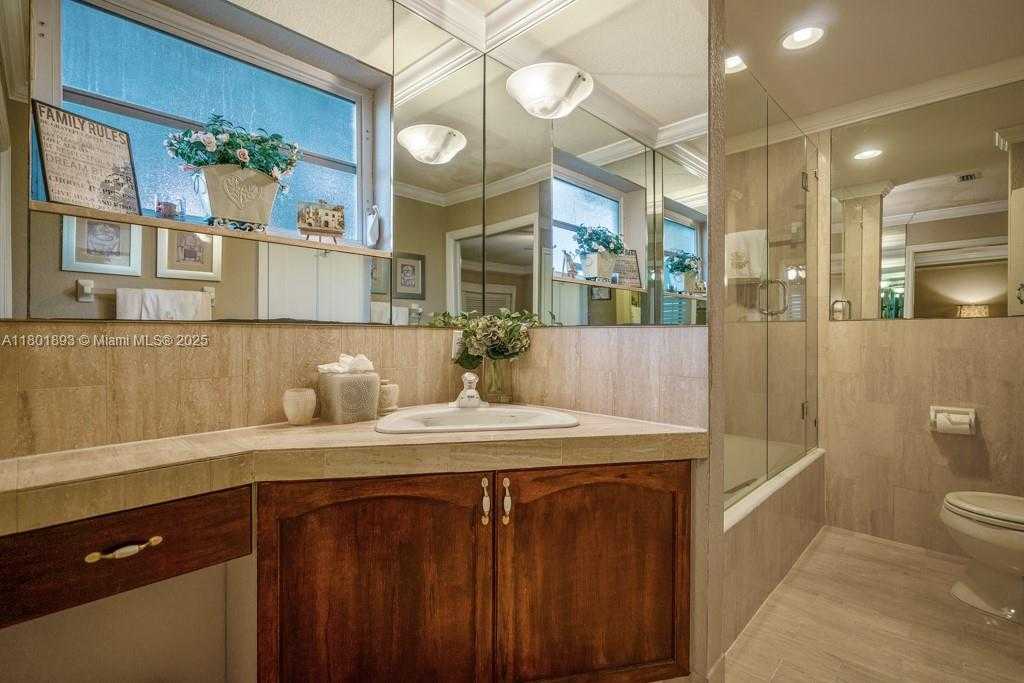 Small Image of 3270 SOUTH TERRA MAR DR, Lauderdale By The Sea Number 17