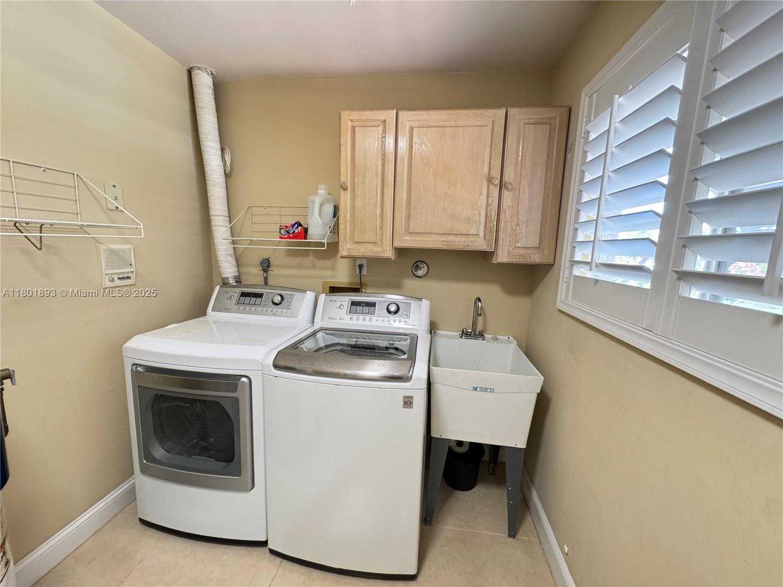 Small Image of 3270 SOUTH TERRA MAR DR, Lauderdale By The Sea Number 22