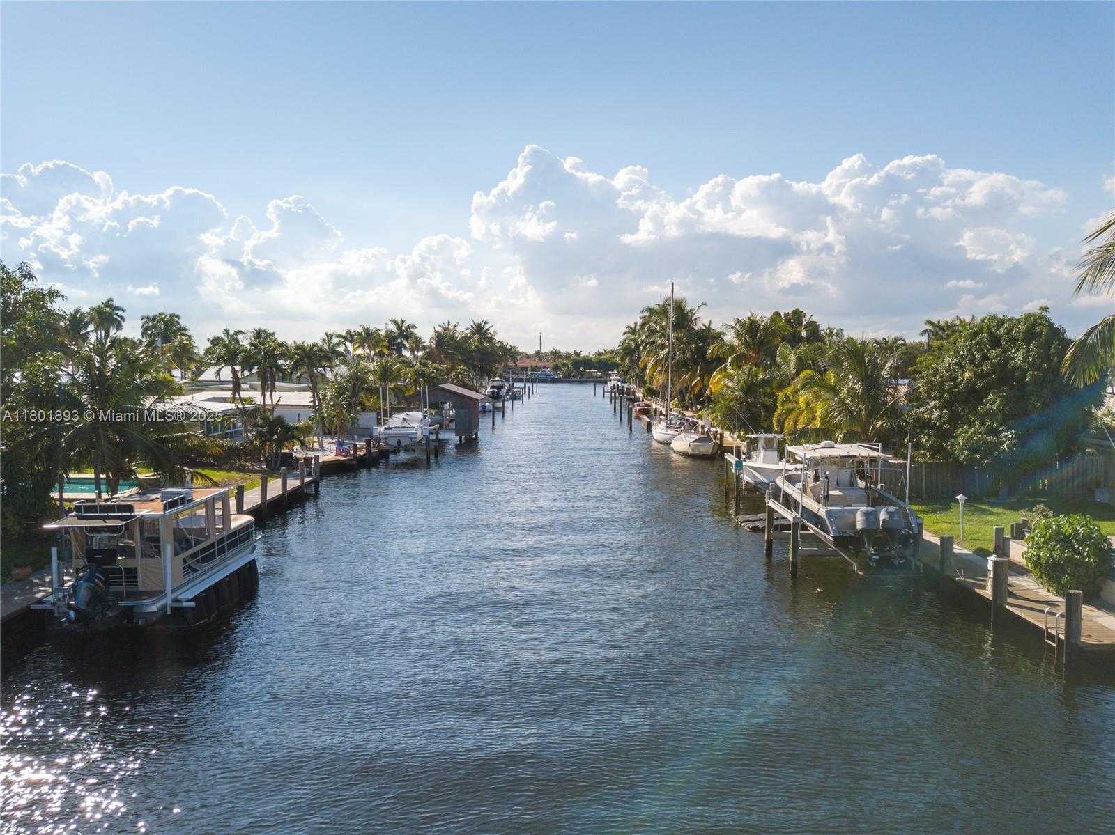 Small Image of 3270 SOUTH TERRA MAR DR, Lauderdale By The Sea Number 4