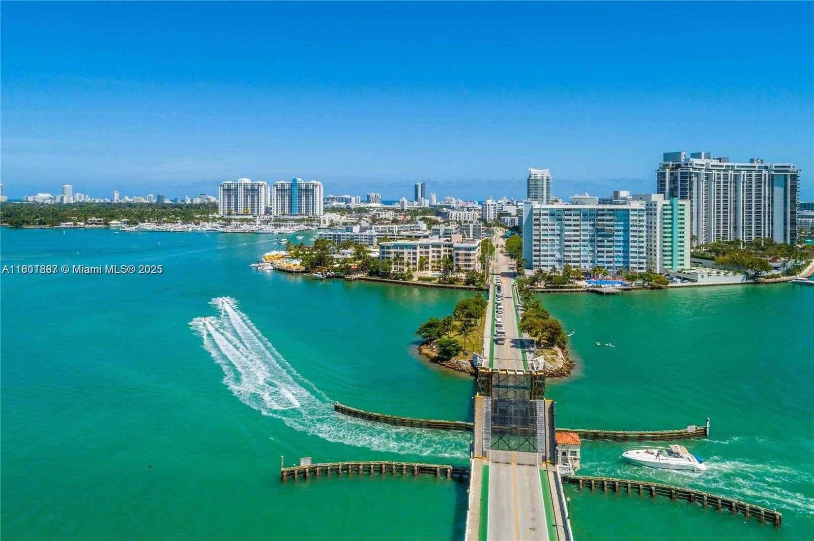 Small Image of 1 CENTURY LN #310, Miami Beach Number 11