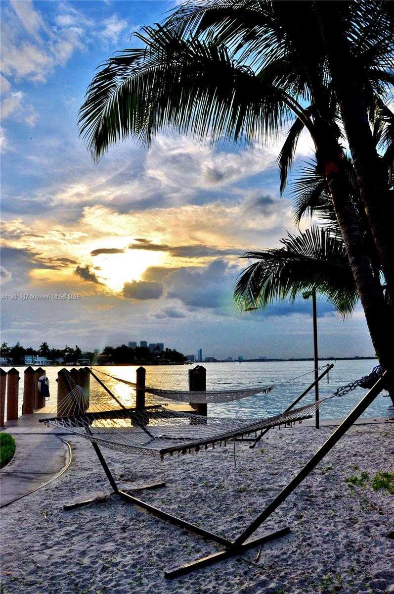 Small Image of 1 CENTURY LN #310, Miami Beach Number 13