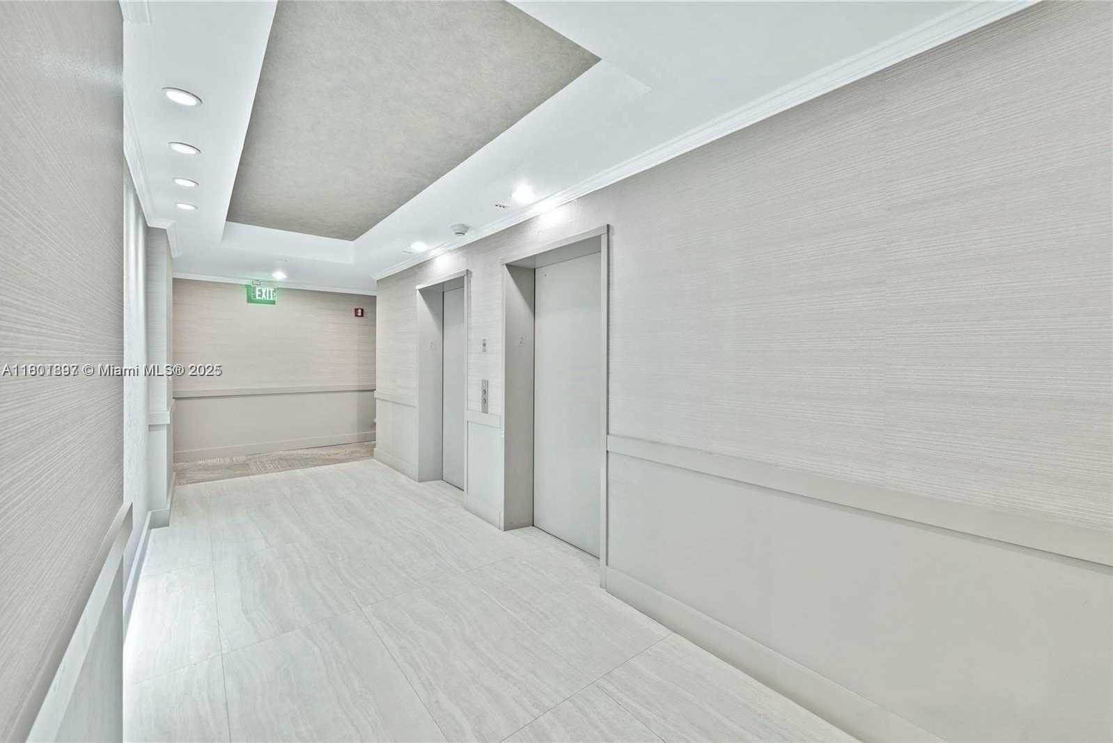 Small Image of 1 CENTURY LN #310, Miami Beach Number 15
