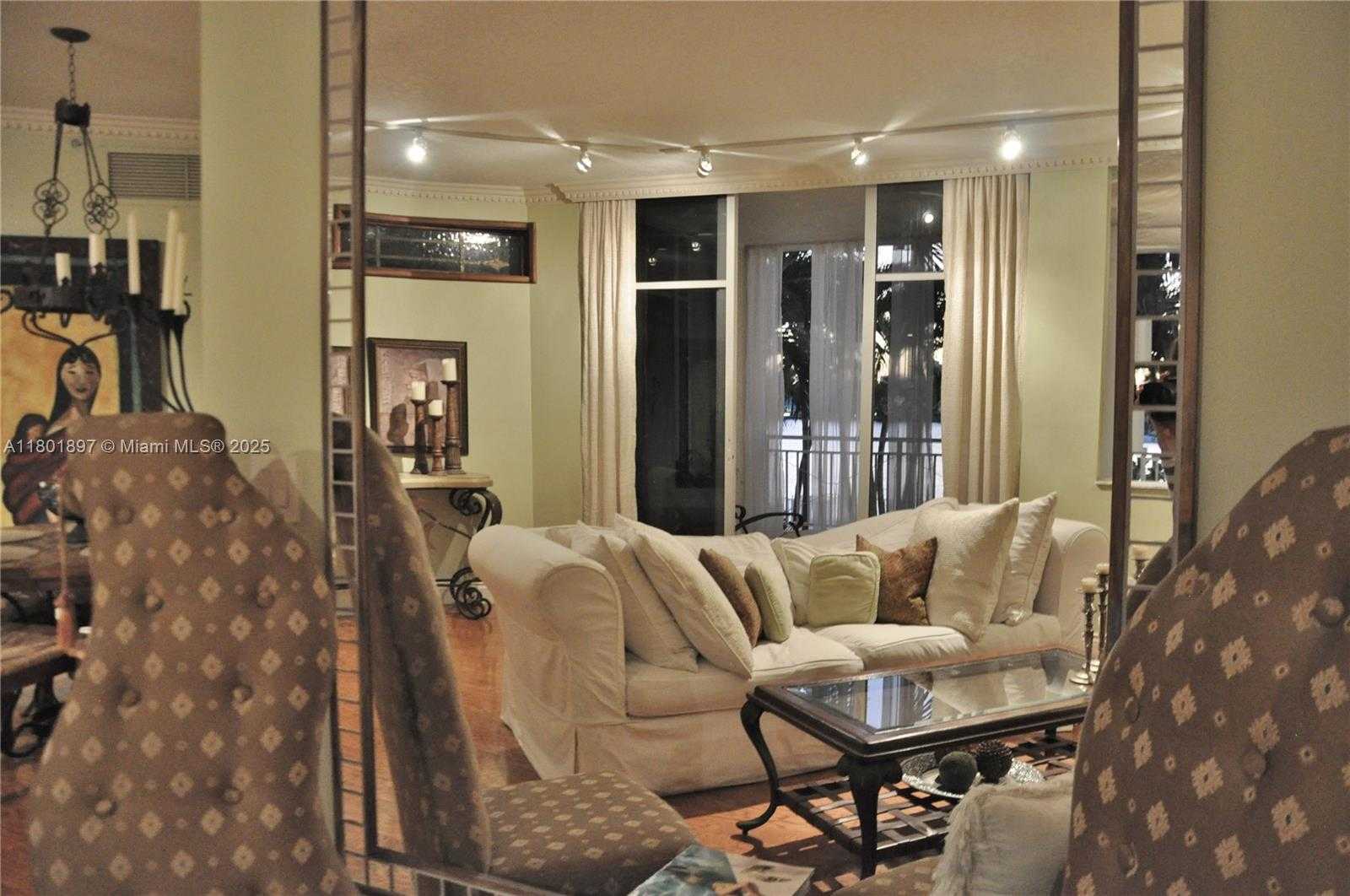 Small Image of 1 CENTURY LN #310, Miami Beach Number 25