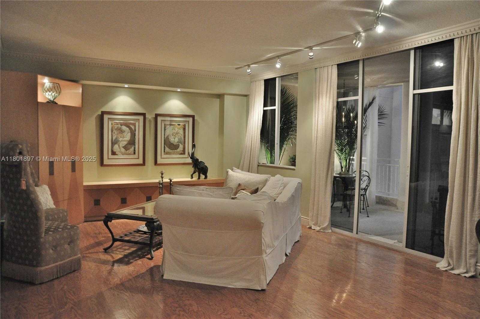 Small Image of 1 CENTURY LN #310, Miami Beach Number 26