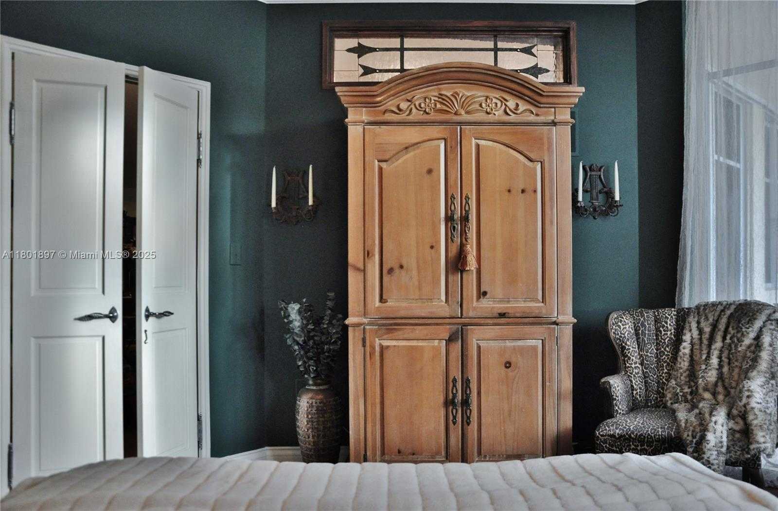 Small Image of 1 CENTURY LN #310, Miami Beach Number 32
