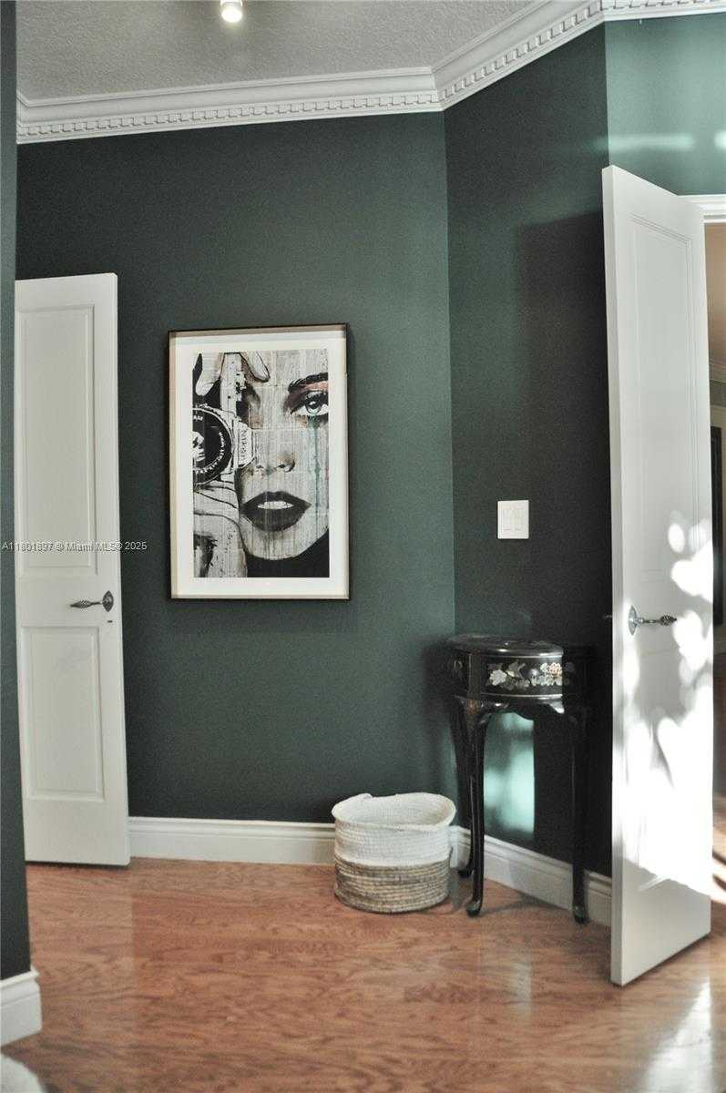 Small Image of 1 CENTURY LN #310, Miami Beach Number 36