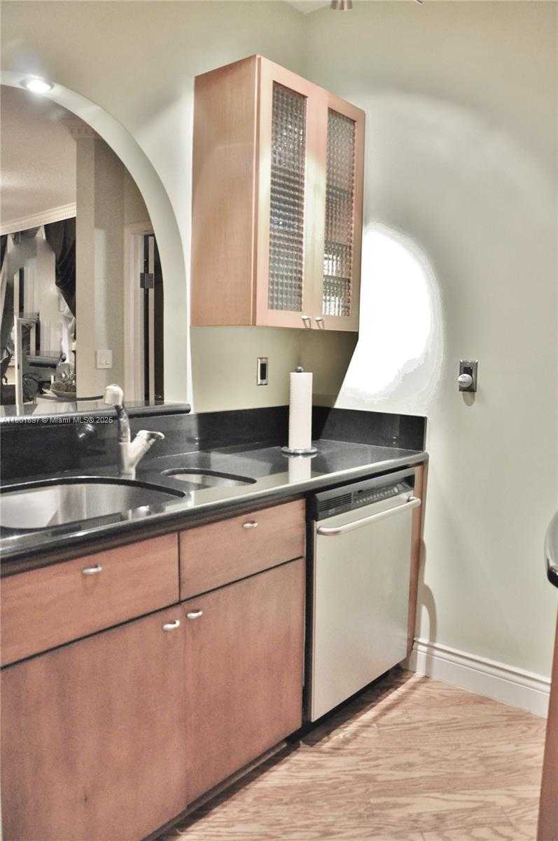 Small Image of 1 CENTURY LN #310, Miami Beach Number 43