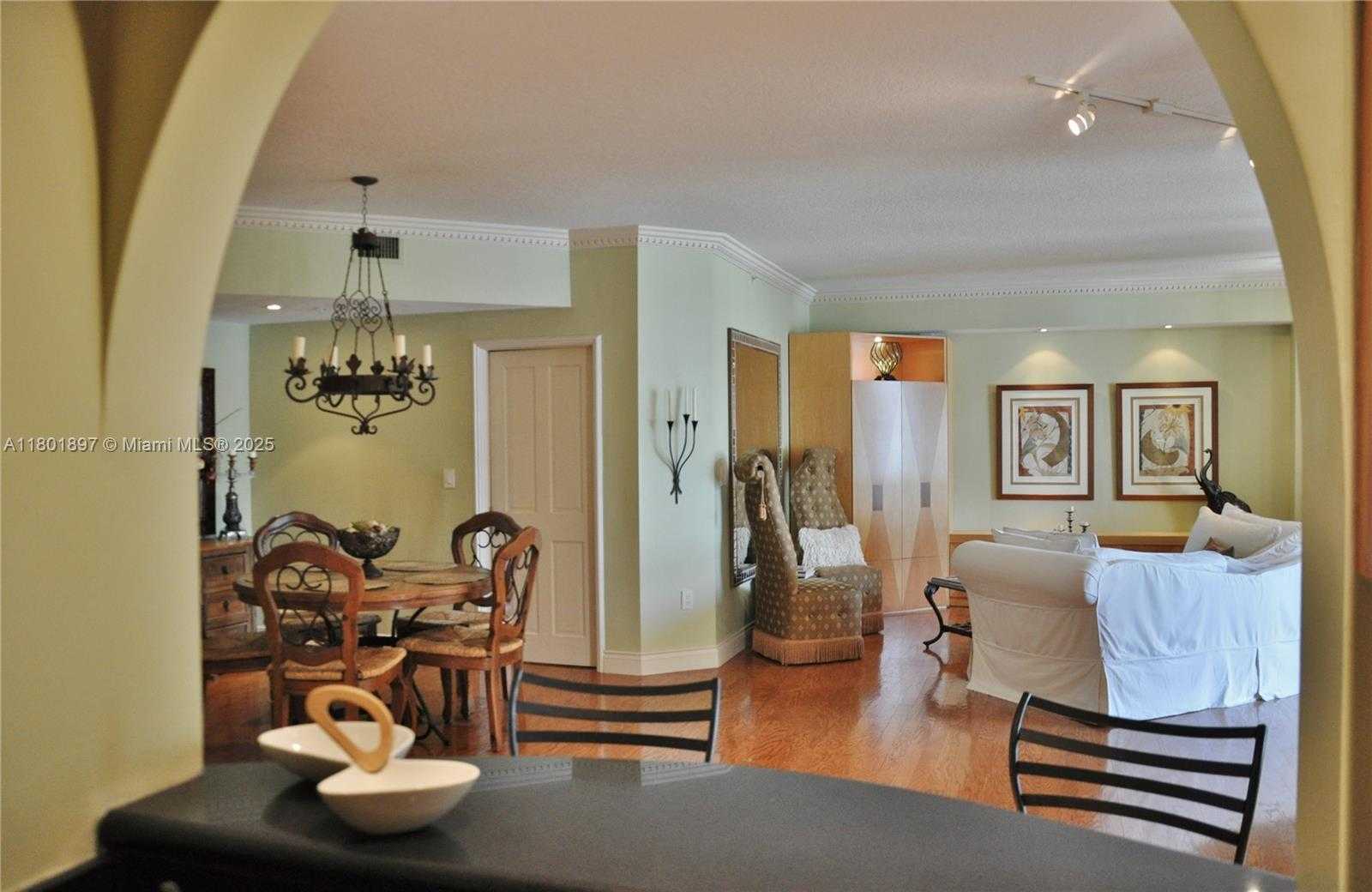 Small Image of 1 CENTURY LN #310, Miami Beach Number 44