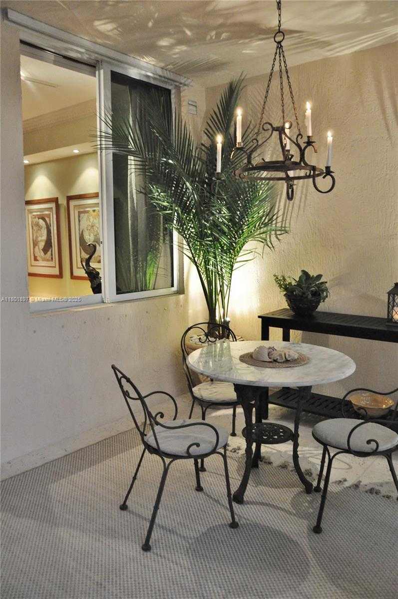 Small Image of 1 CENTURY LN #310, Miami Beach Number 49