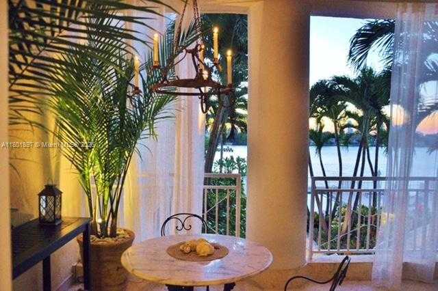 Small Image of 1 CENTURY LN #310, Miami Beach Number 5