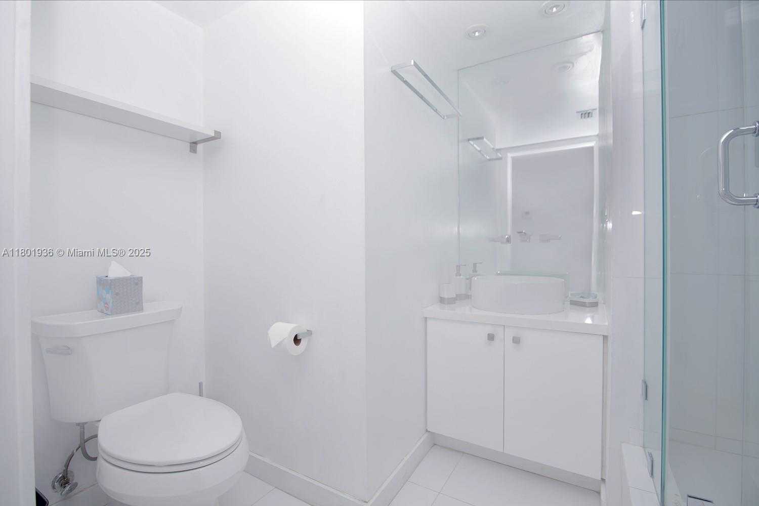 Small Image of 2555 COLLINS AVE #1114, Miami Beach Number 10
