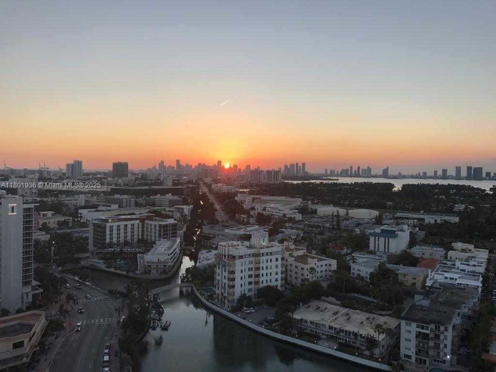 Small Image of 2555 COLLINS AVE #1114, Miami Beach Number 16