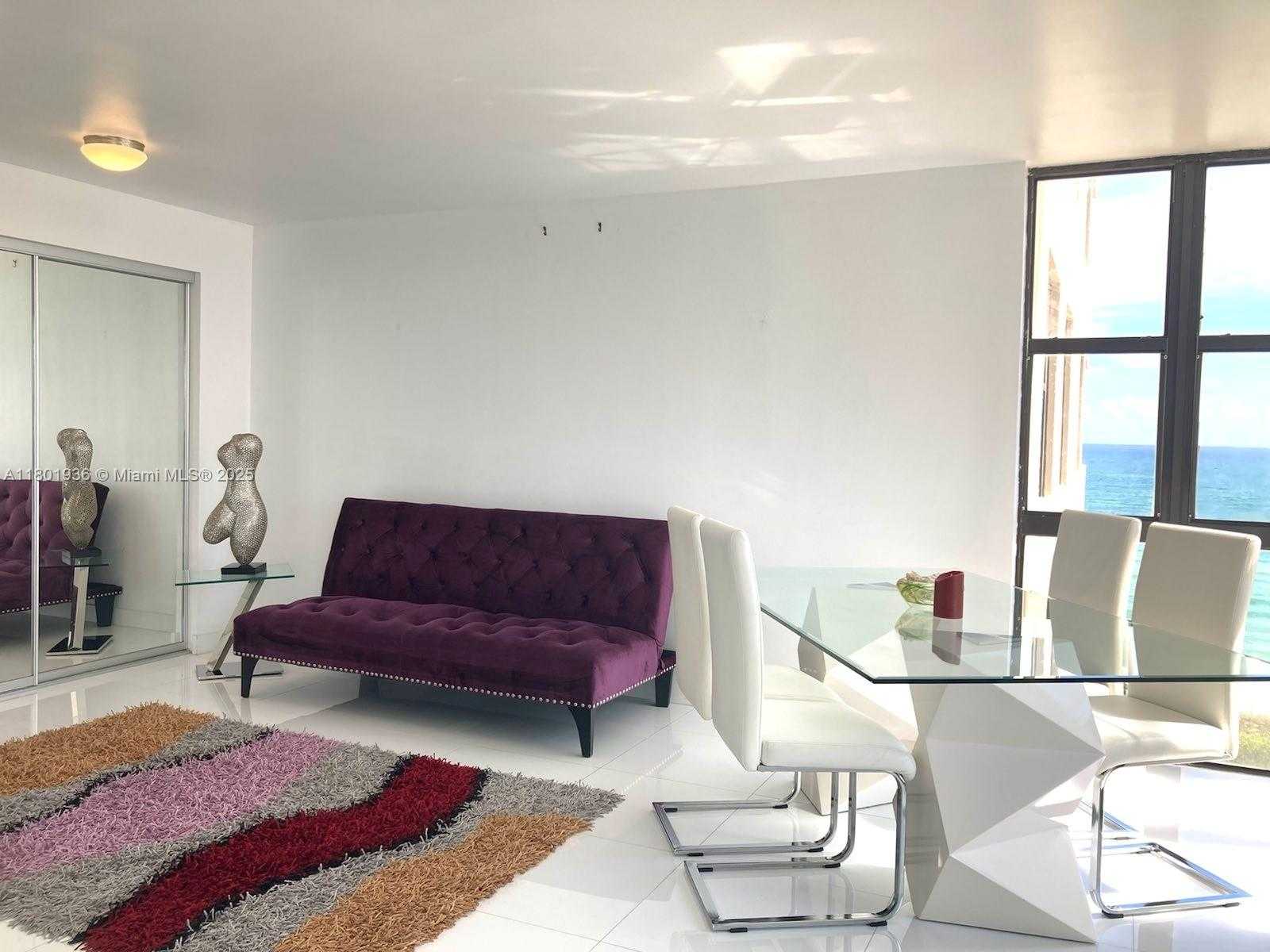 Small Image of 2555 COLLINS AVE #1114, Miami Beach Number 3