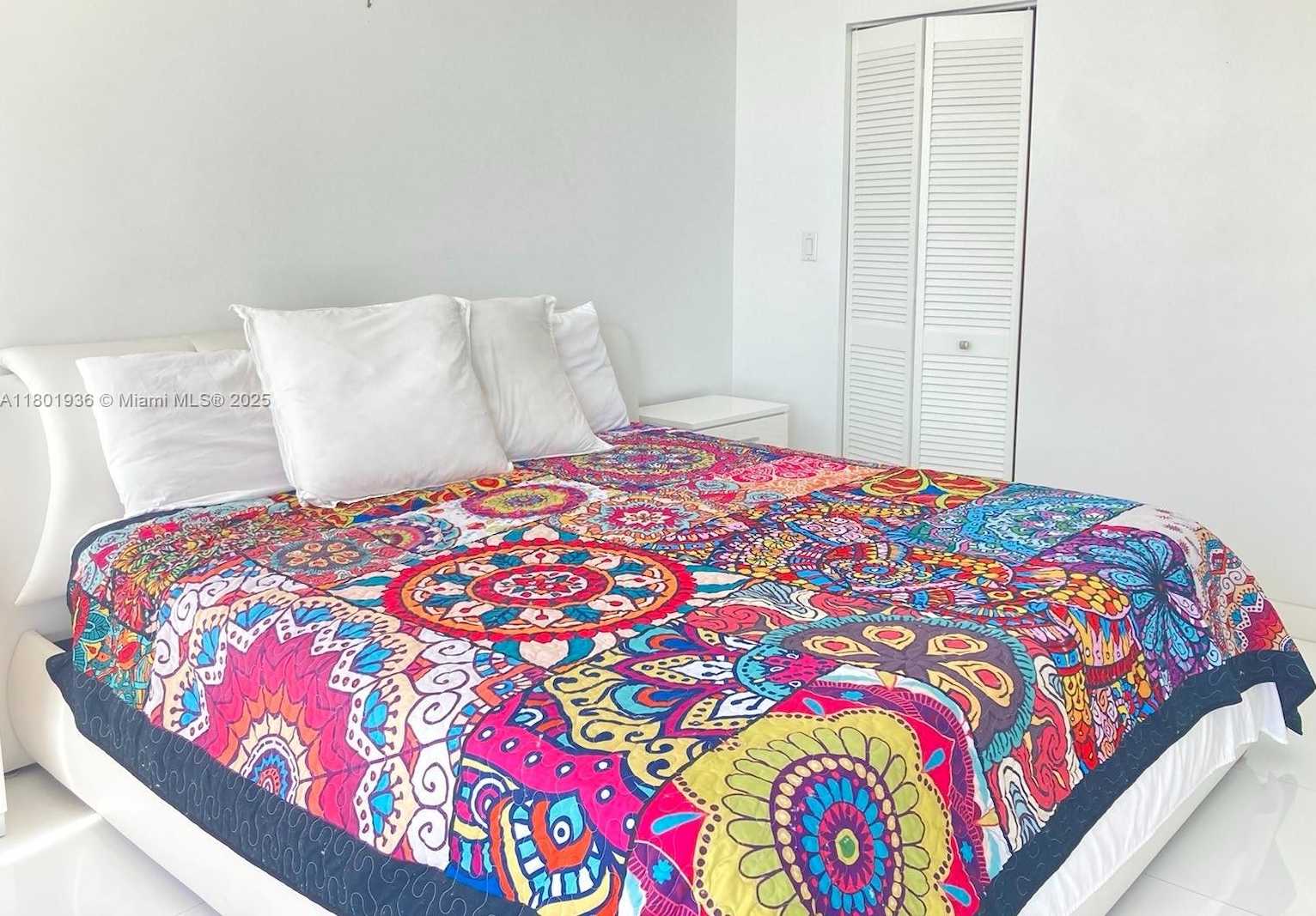 Small Image of 2555 COLLINS AVE #1114, Miami Beach Number 8