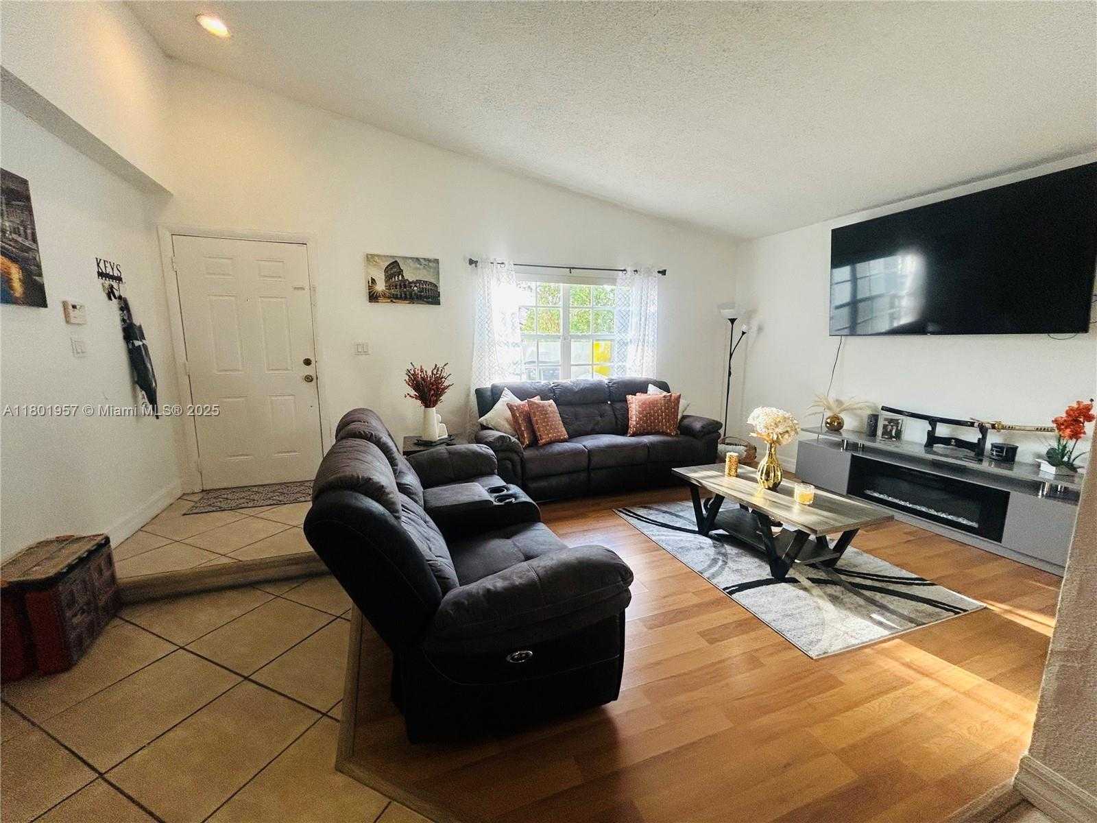Small Image of 3452 SOUTH WEST 113TH CT, Miami Number 3