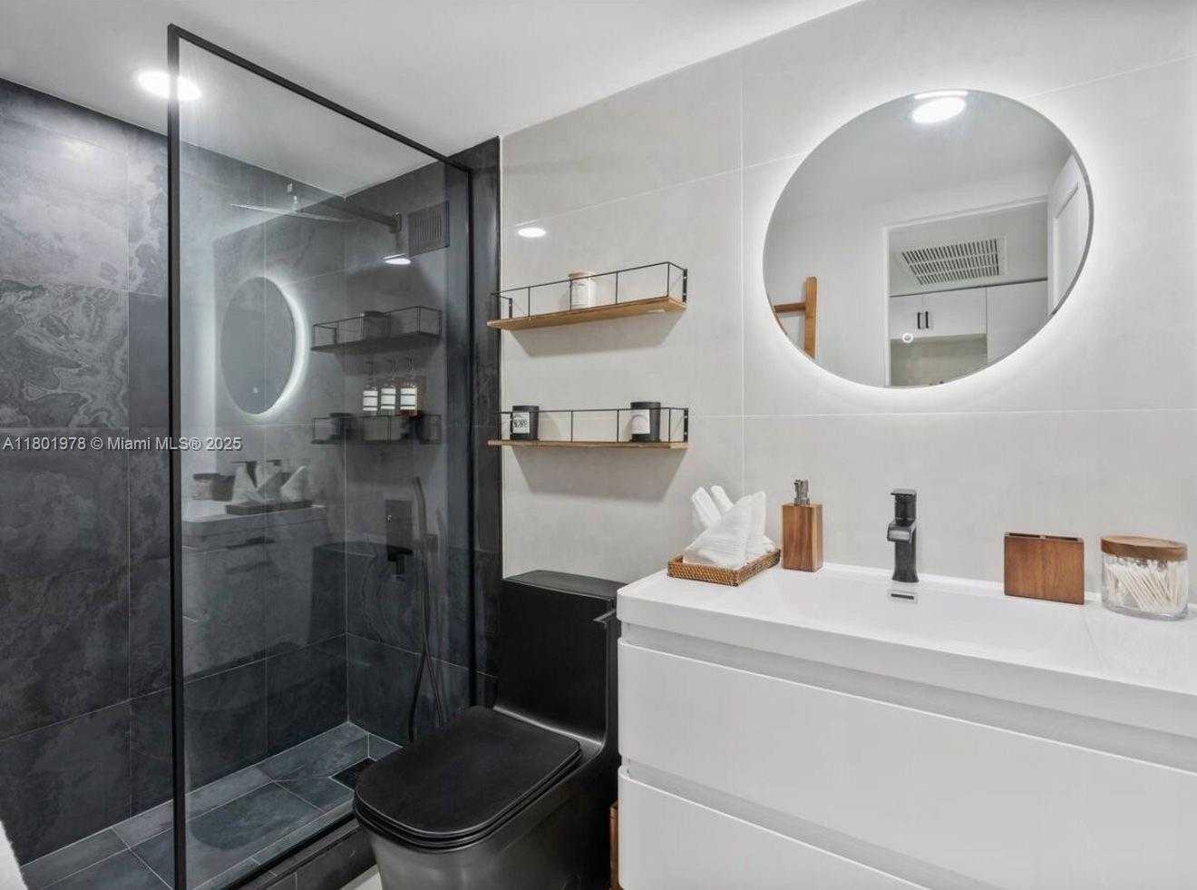 Small Image of 19201 COLLINS AVE #1121, Sunny Isles Beach Number 11
