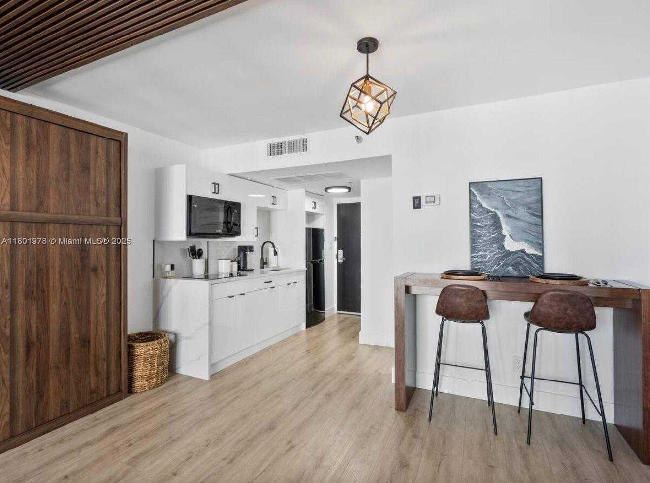 Small Image of 19201 COLLINS AVE #1121, Sunny Isles Beach Number 12