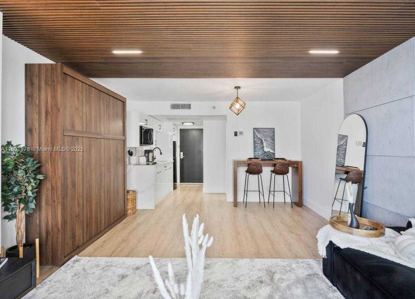 Small Image of 19201 COLLINS AVE #1121, Sunny Isles Beach Number 6