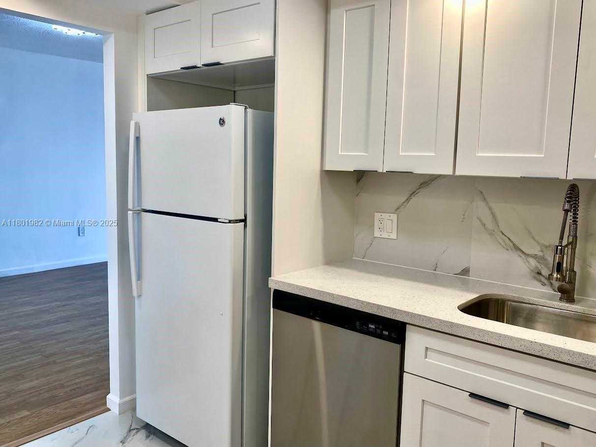 Small Image of 1985 SOUTH OCEAN DR #22A, Hallandale Beach Number 9
