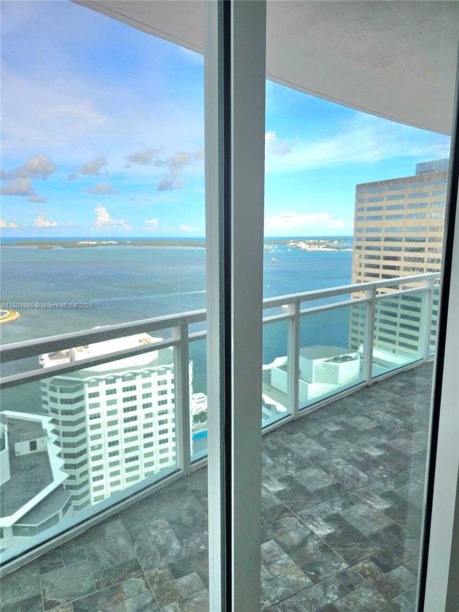 Small Image of 950 BRICKELL BAY DR #3010, Miami Number 14