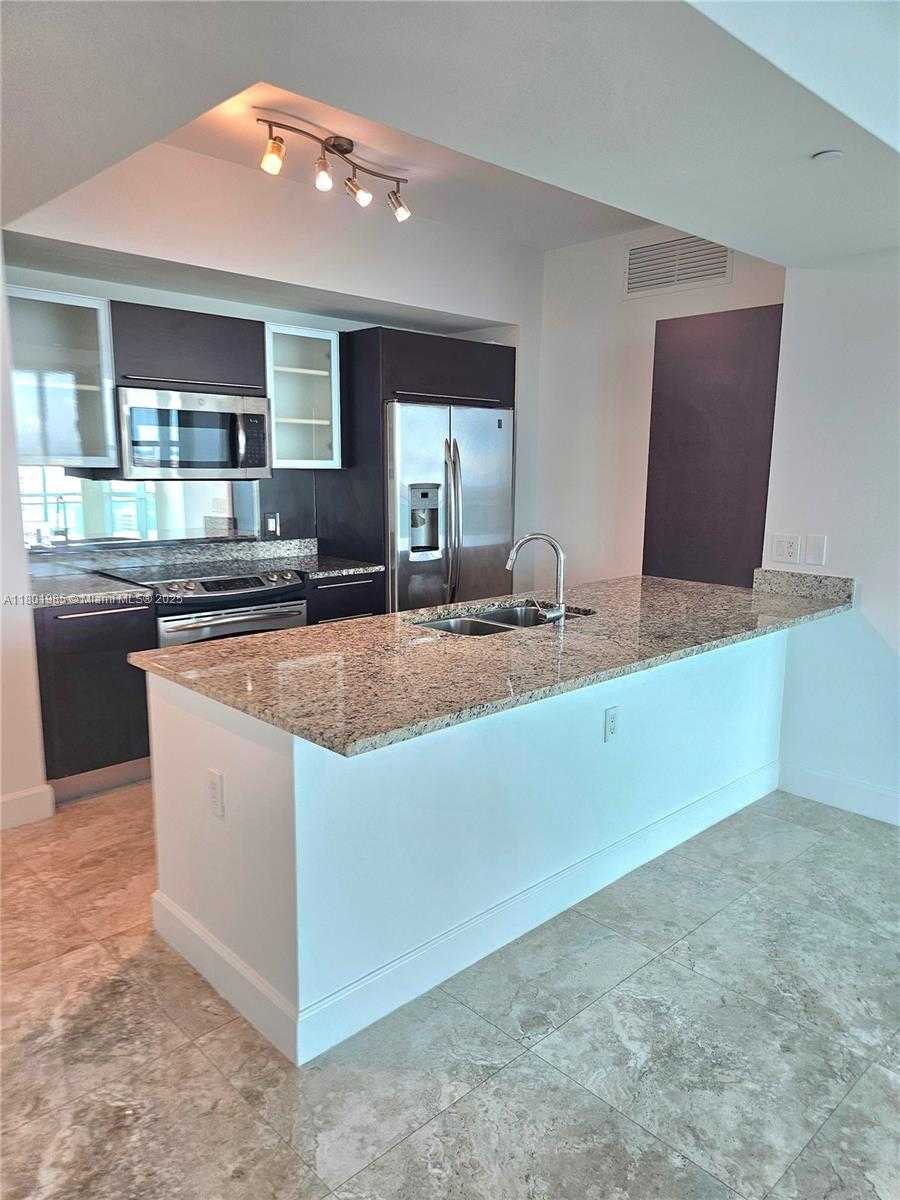 Small Image of 950 BRICKELL BAY DR #3010, Miami Number 24