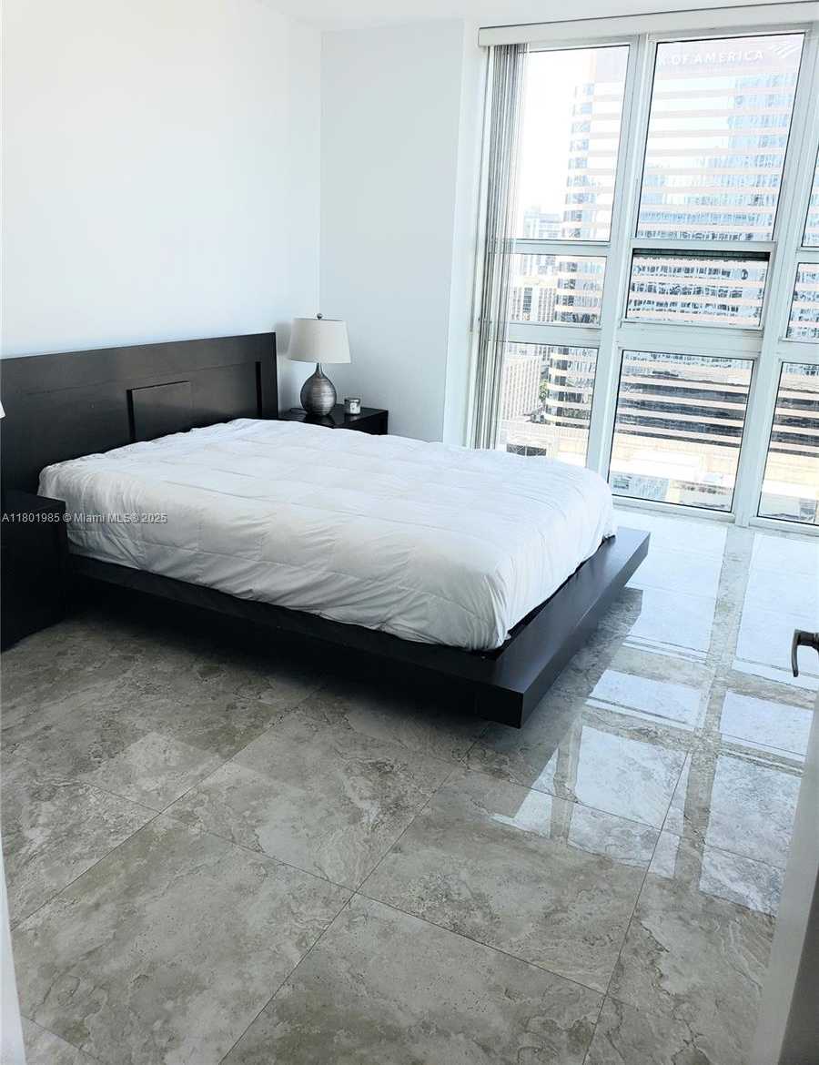 Small Image of 950 BRICKELL BAY DR #3010, Miami Number 7