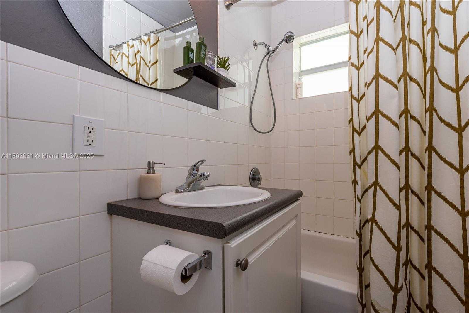 Small Image of 350 SOUTH SHORE DR #7, Miami Beach Number 13