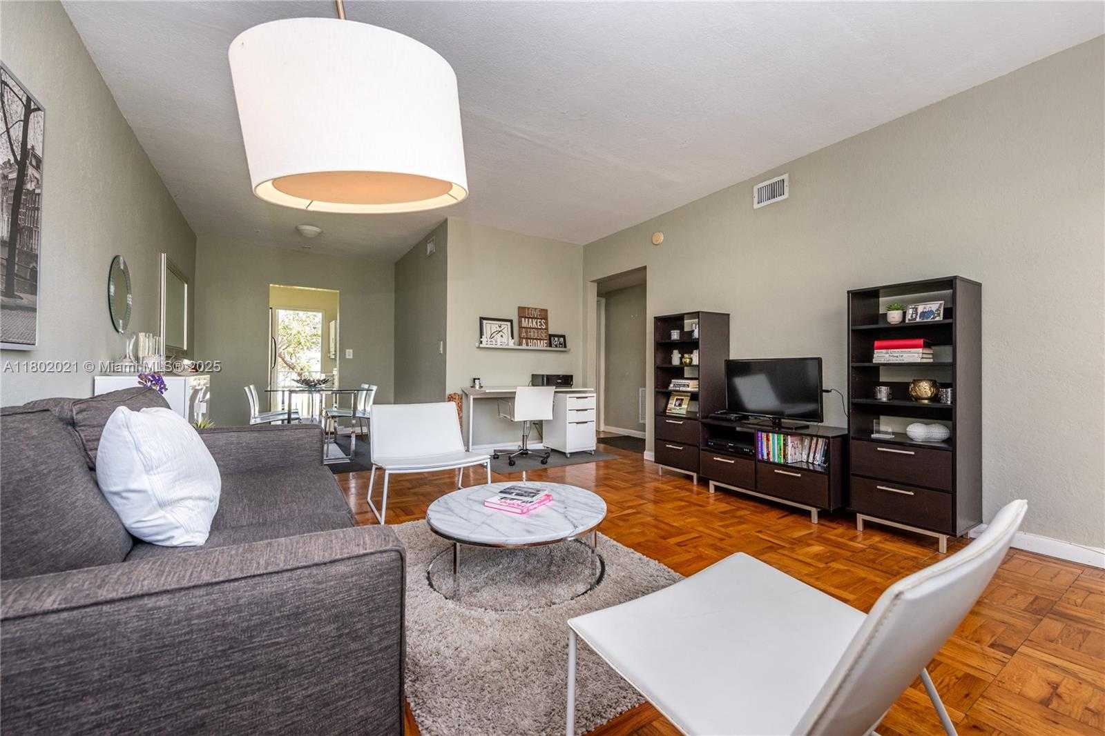 Small Image of 350 SOUTH SHORE DR #7, Miami Beach Number 3