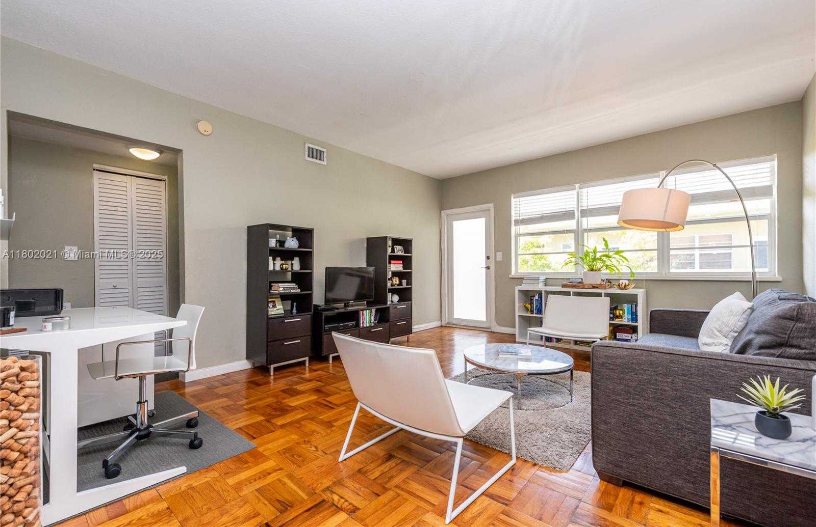 Small Image of 350 SOUTH SHORE DR #7, Miami Beach Number 4