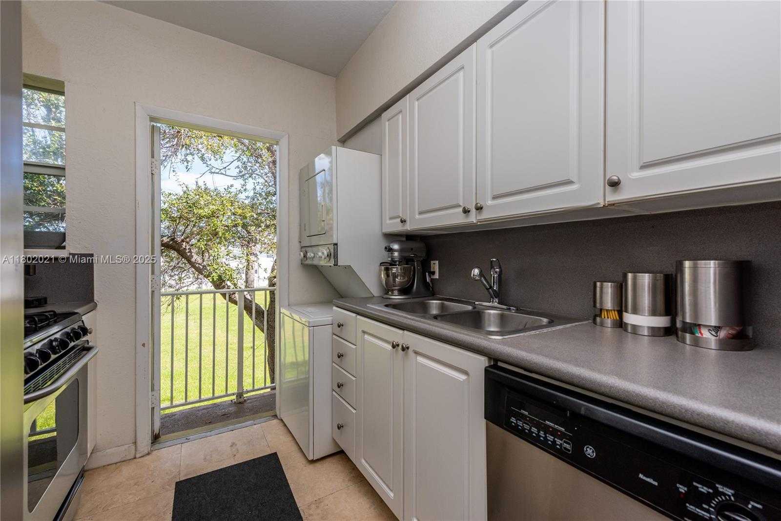 Small Image of 350 SOUTH SHORE DR #7, Miami Beach Number 9